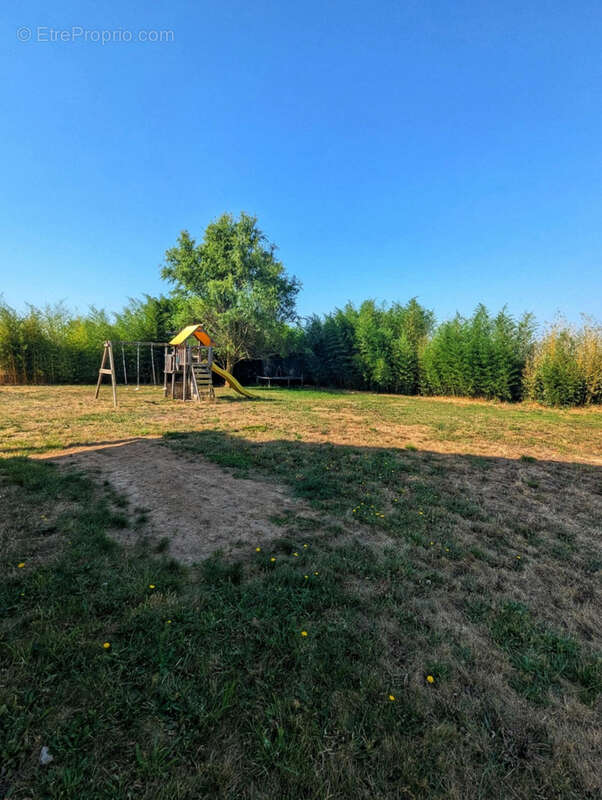 Maison à COMPS-LA-GRAND-VILLE