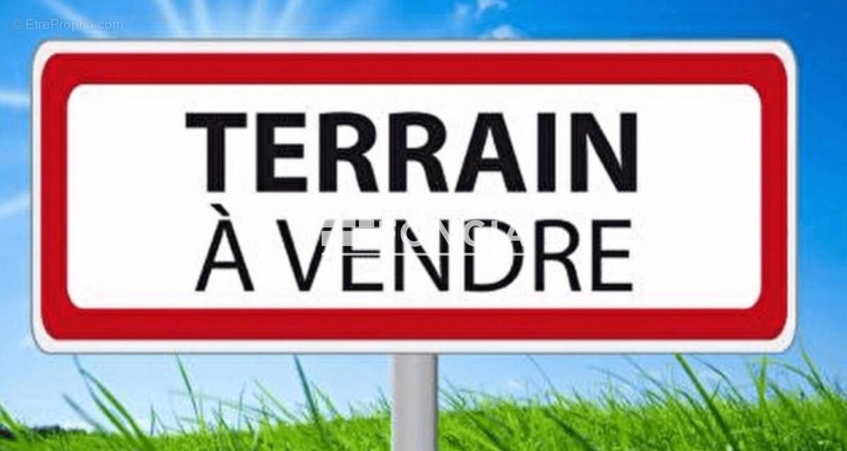 Terrain à DONCOURT-LES-LONGUYON