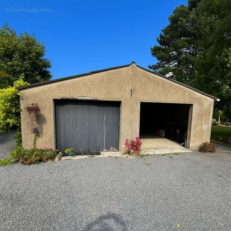 Terrain à MONCHEAUX