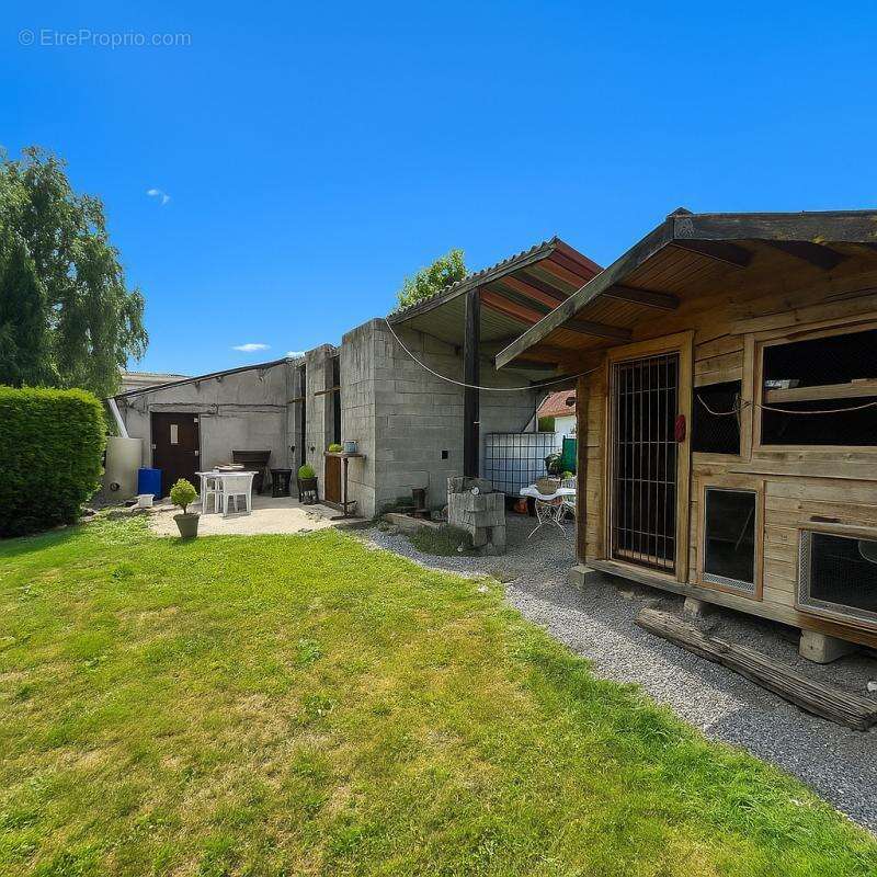 Terrain à MONCHEAUX