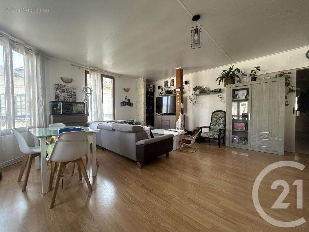 Appartement à LIANCOURT