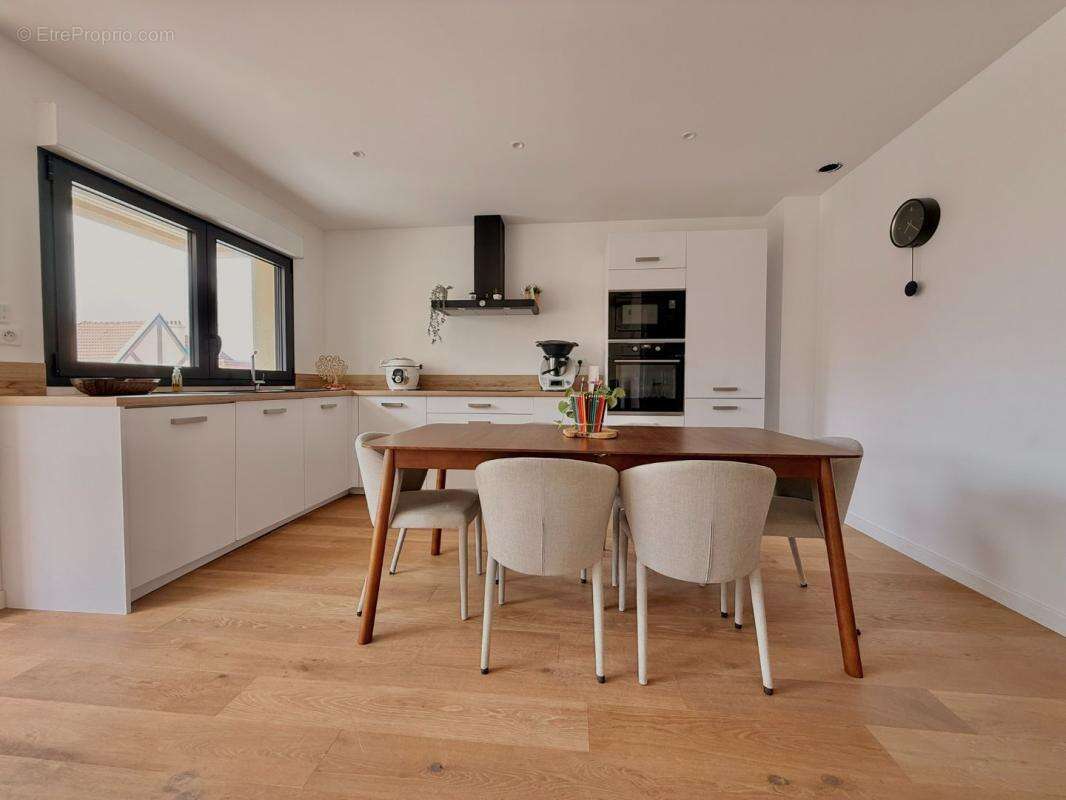 Appartement à NESLES