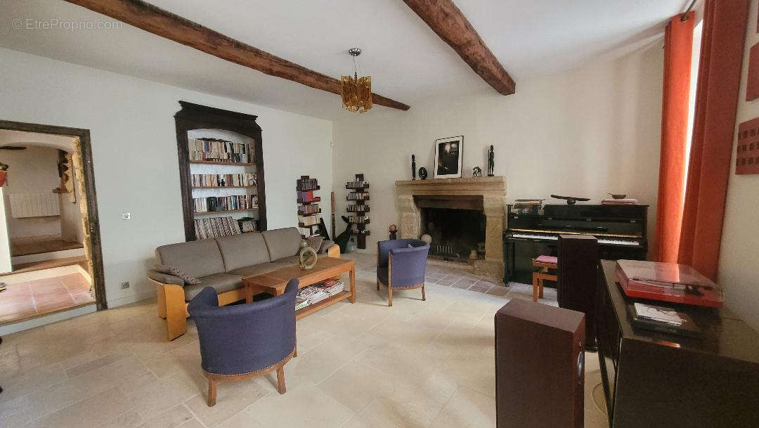 Maison à COURTHEZON