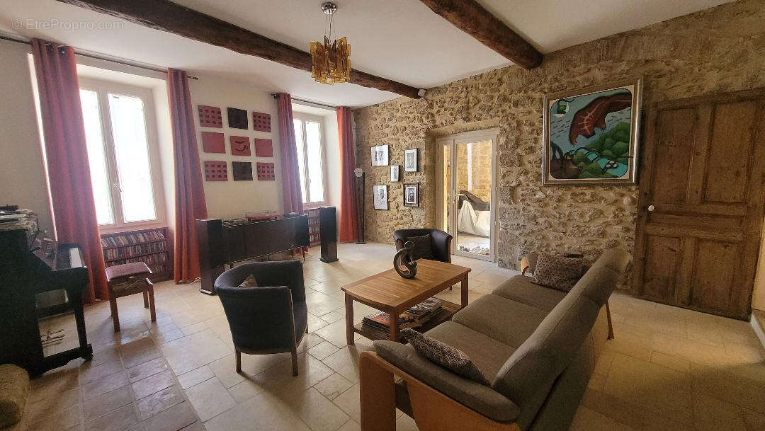 Maison à COURTHEZON