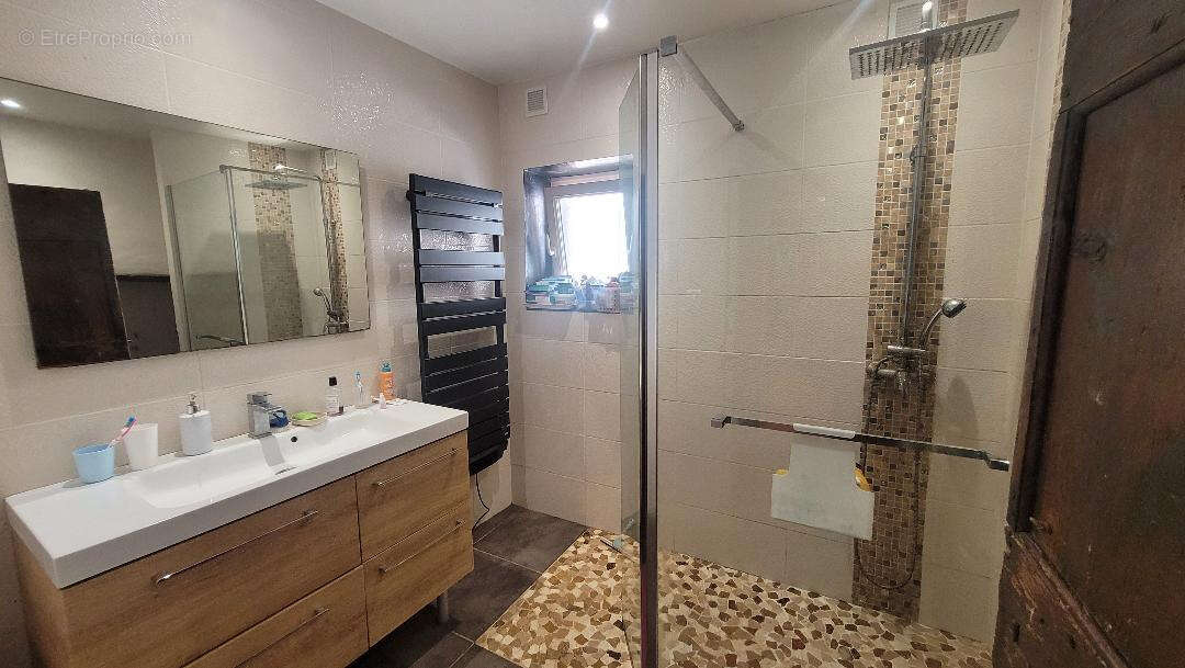 Maison à COURTHEZON