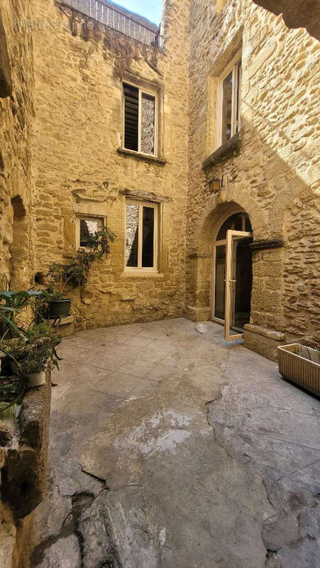 Maison à COURTHEZON