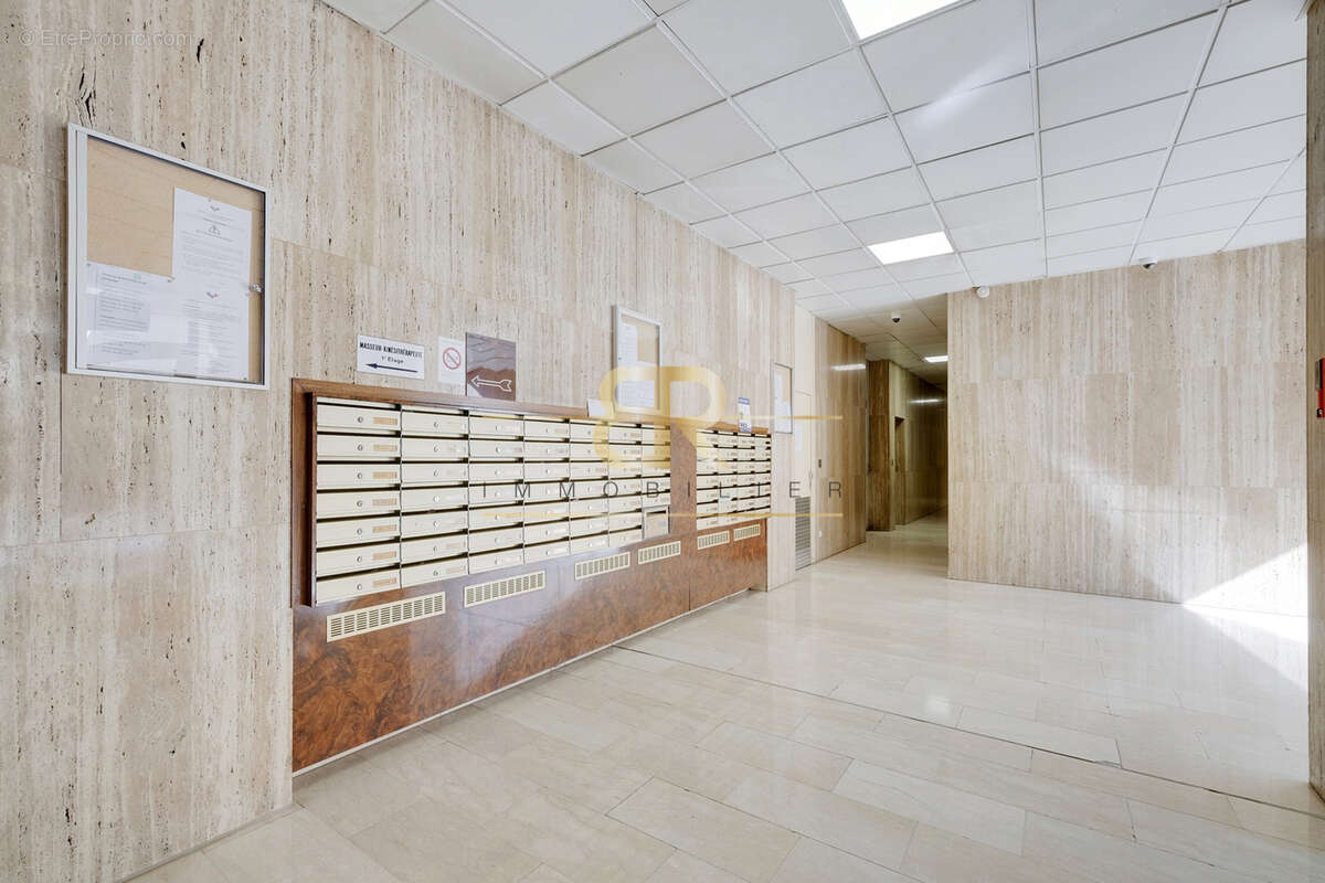 Appartement à COURBEVOIE