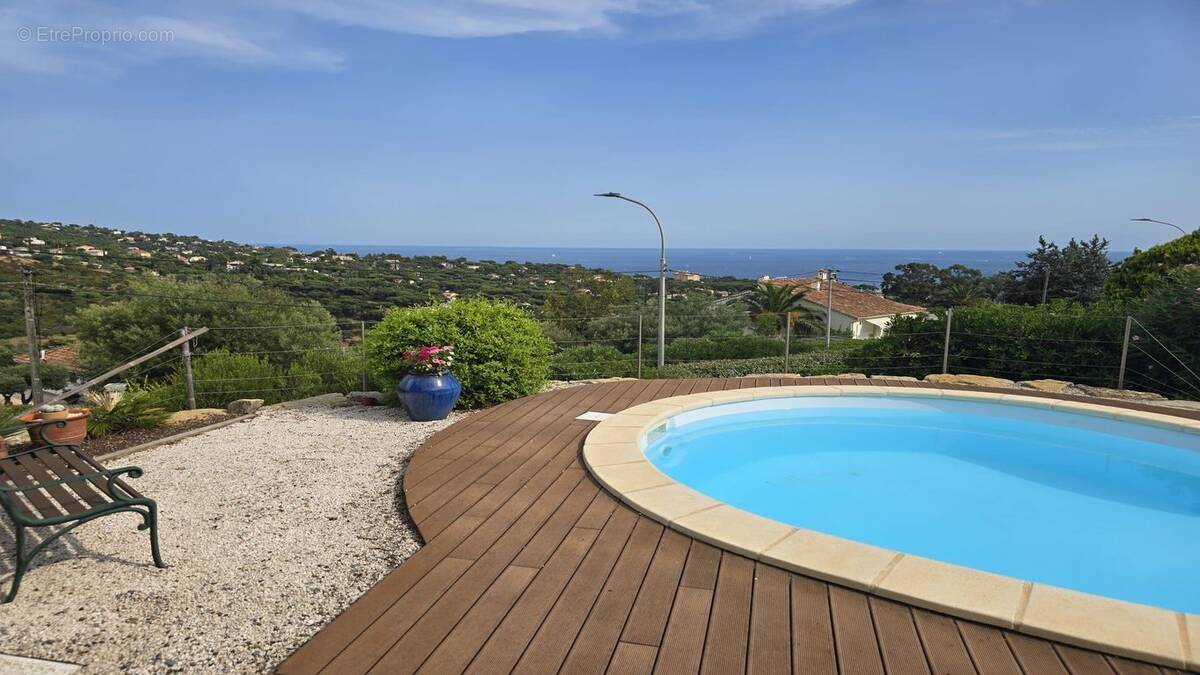 Maison à LES ISSAMBRES