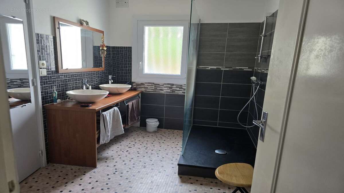 Maison à LES ISSAMBRES