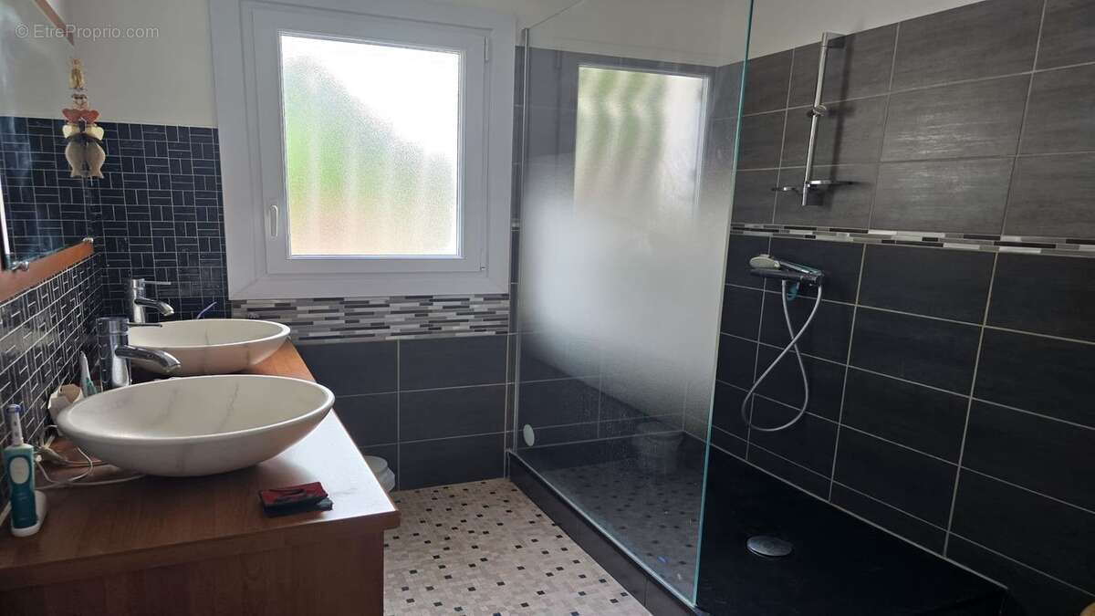 Maison à LES ISSAMBRES