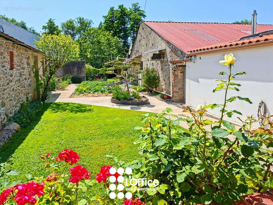 Maison à SAINTE-FLAIVE-DES-LOUPS