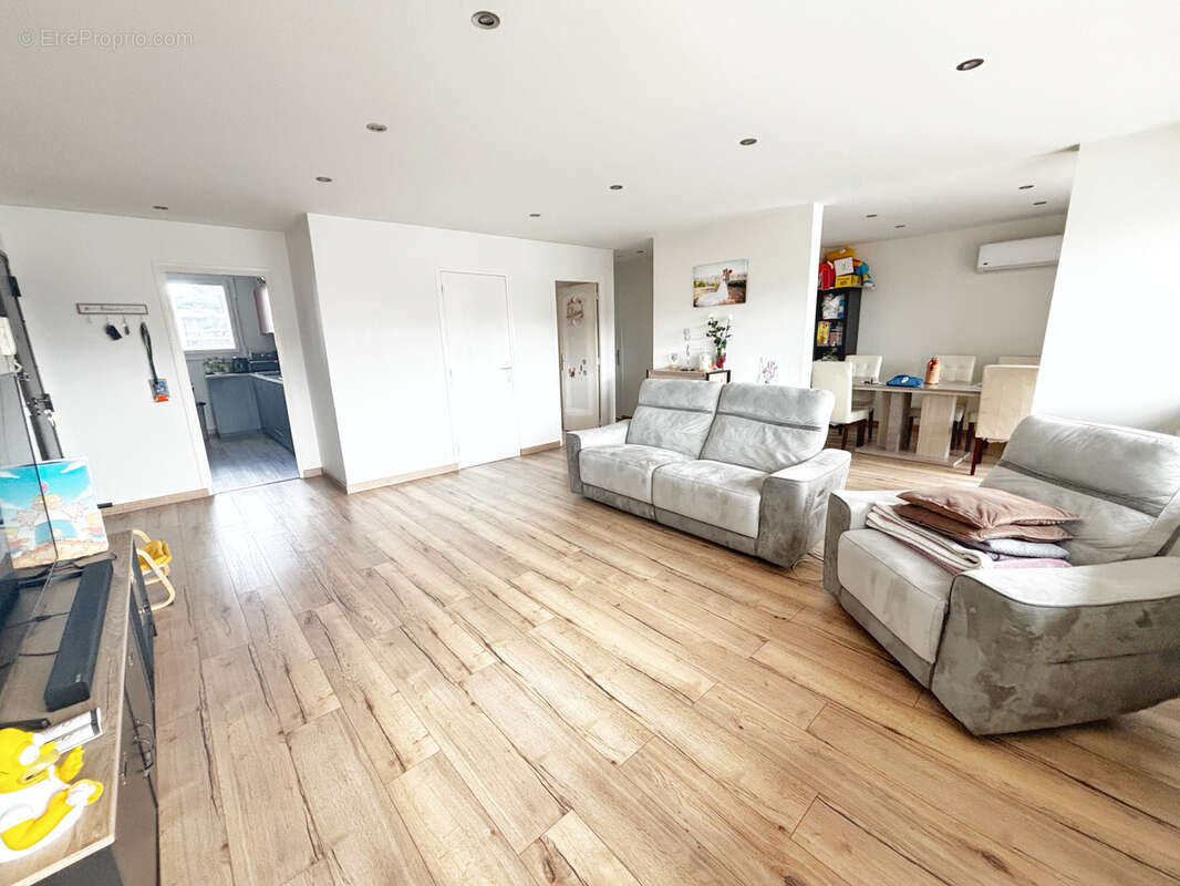 Appartement à OULLINS