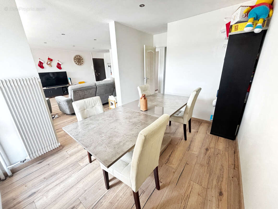 Appartement à OULLINS