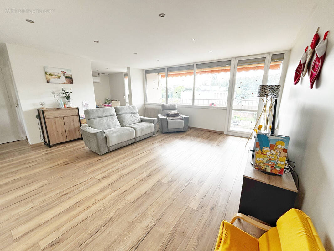 Appartement à OULLINS