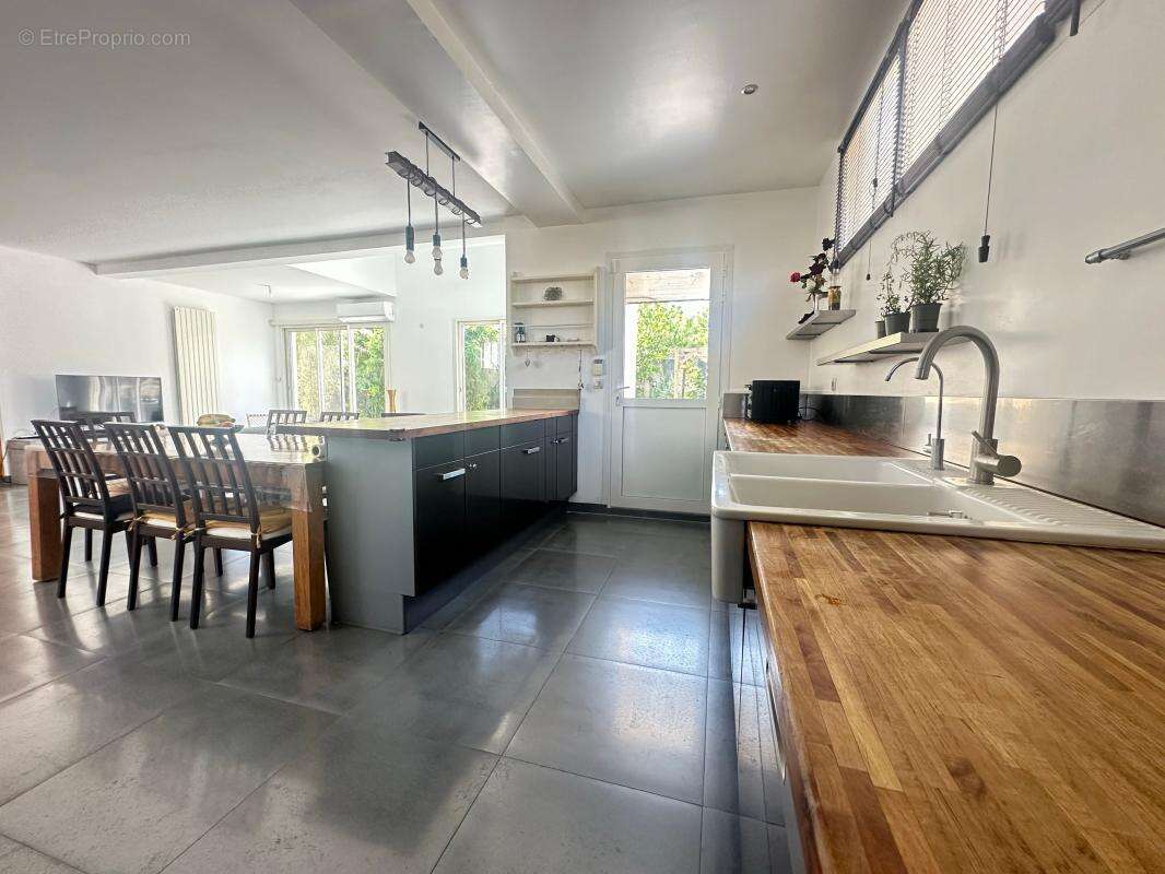 Maison à SAINT-MAUR-DES-FOSSES