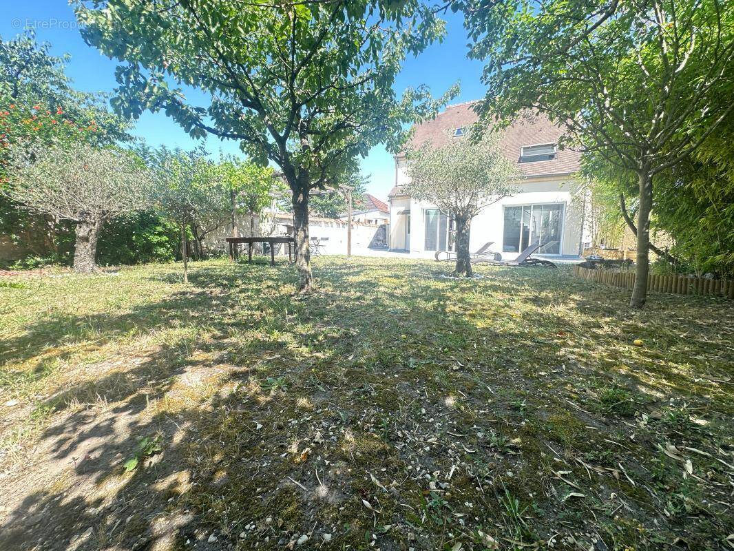 Maison à SAINT-MAUR-DES-FOSSES