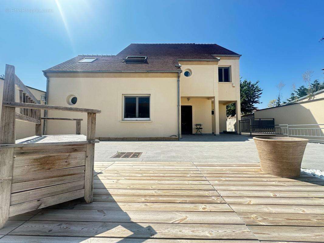 Maison à SAINT-MAUR-DES-FOSSES