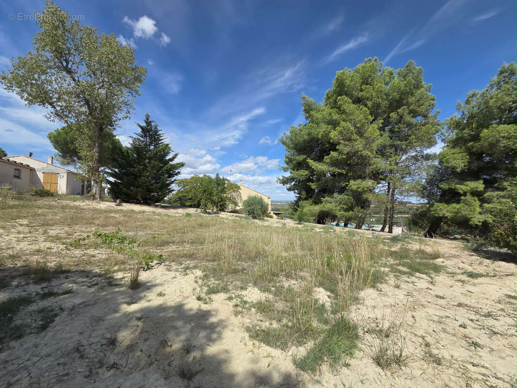 Terrain à PAILHES