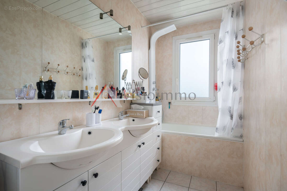 Appartement à FONTAINE