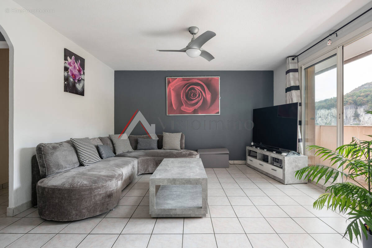 Appartement à FONTAINE