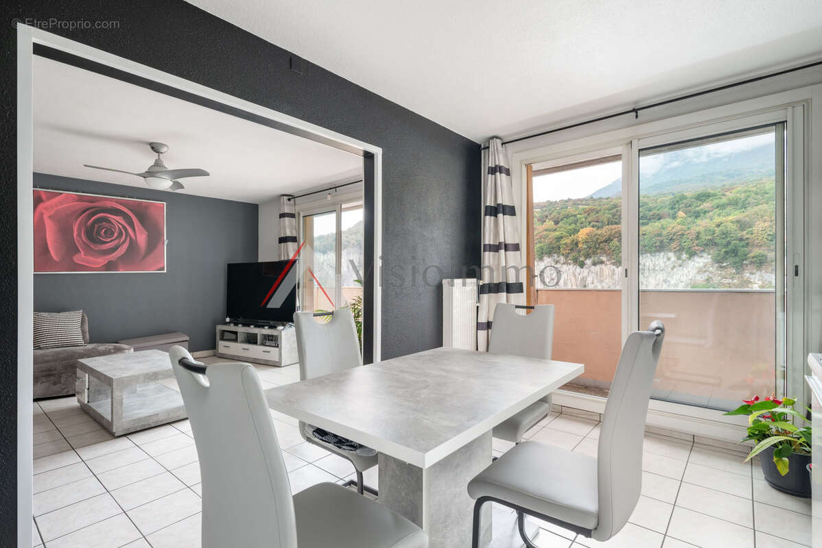 Appartement à FONTAINE