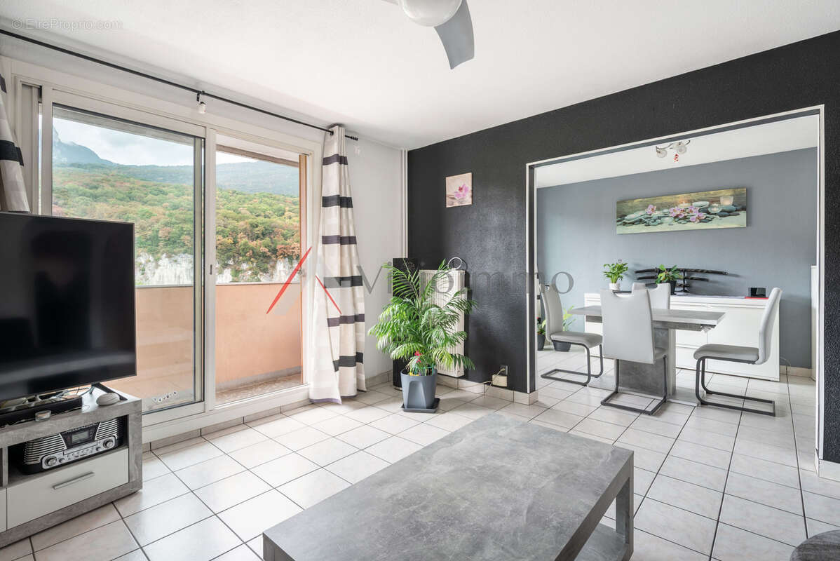 Appartement à FONTAINE