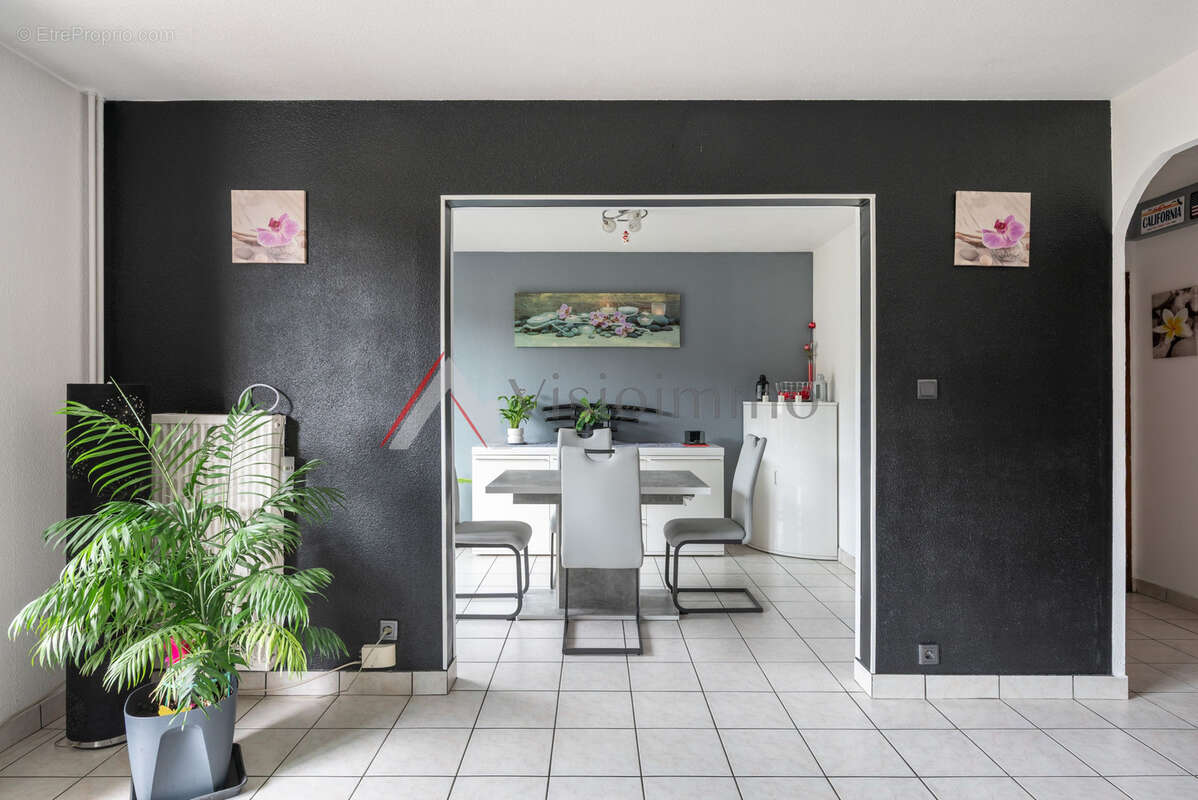 Appartement à FONTAINE