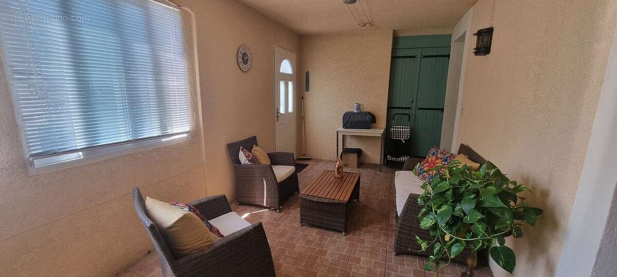 Maison à SAINT-GENIES-DE-FONTEDIT