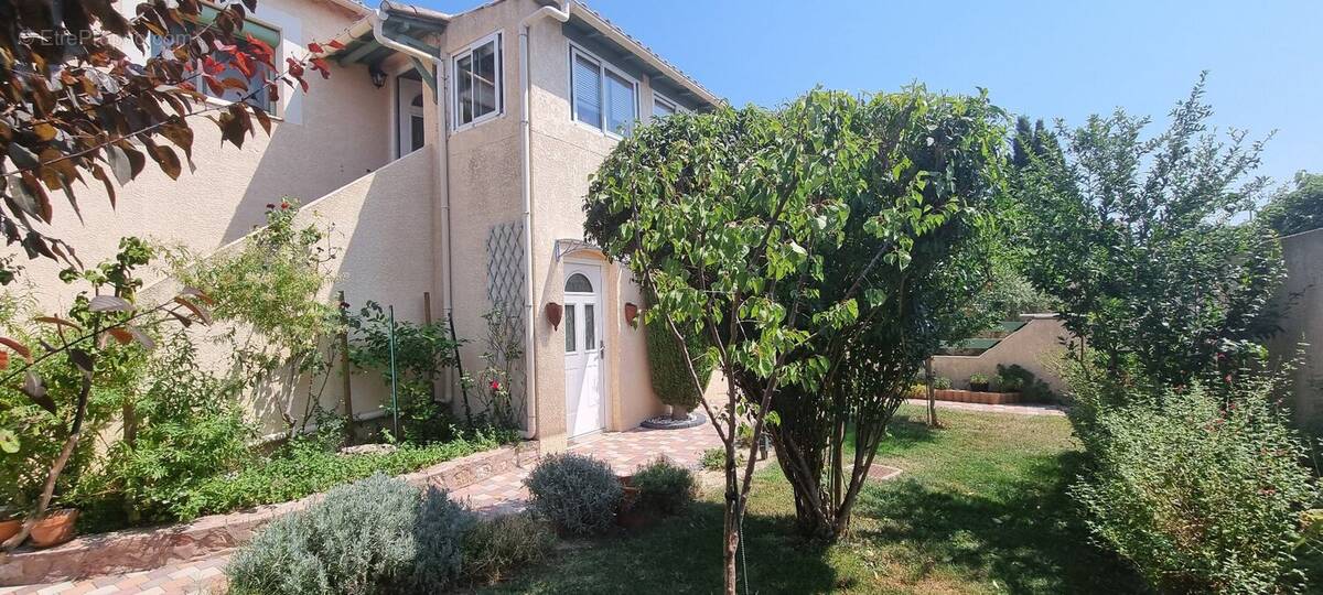 Maison à SAINT-GENIES-DE-FONTEDIT