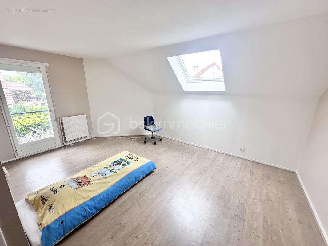 Maison à SAVIGNY-LE-TEMPLE