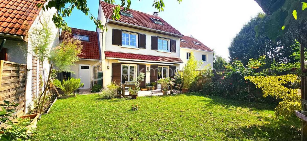 Maison à PONTAULT-COMBAULT