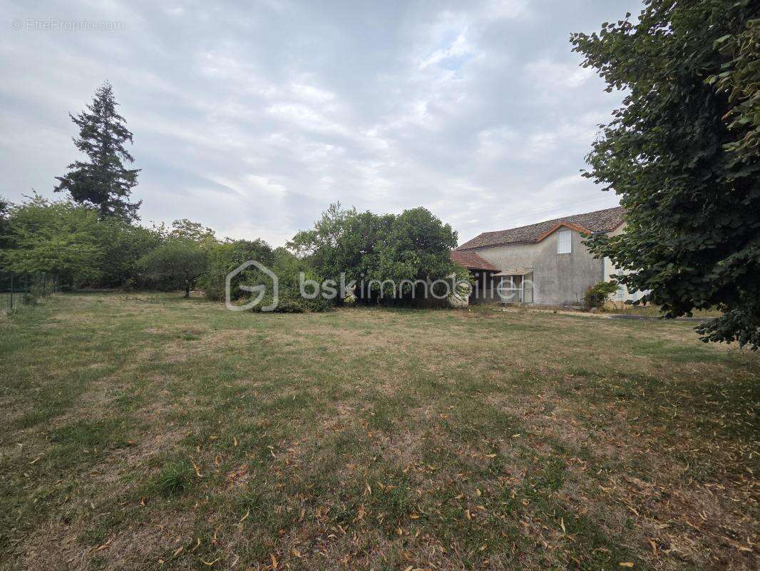 Maison à LIMALONGES