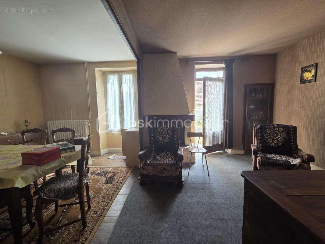 Maison à LIMALONGES