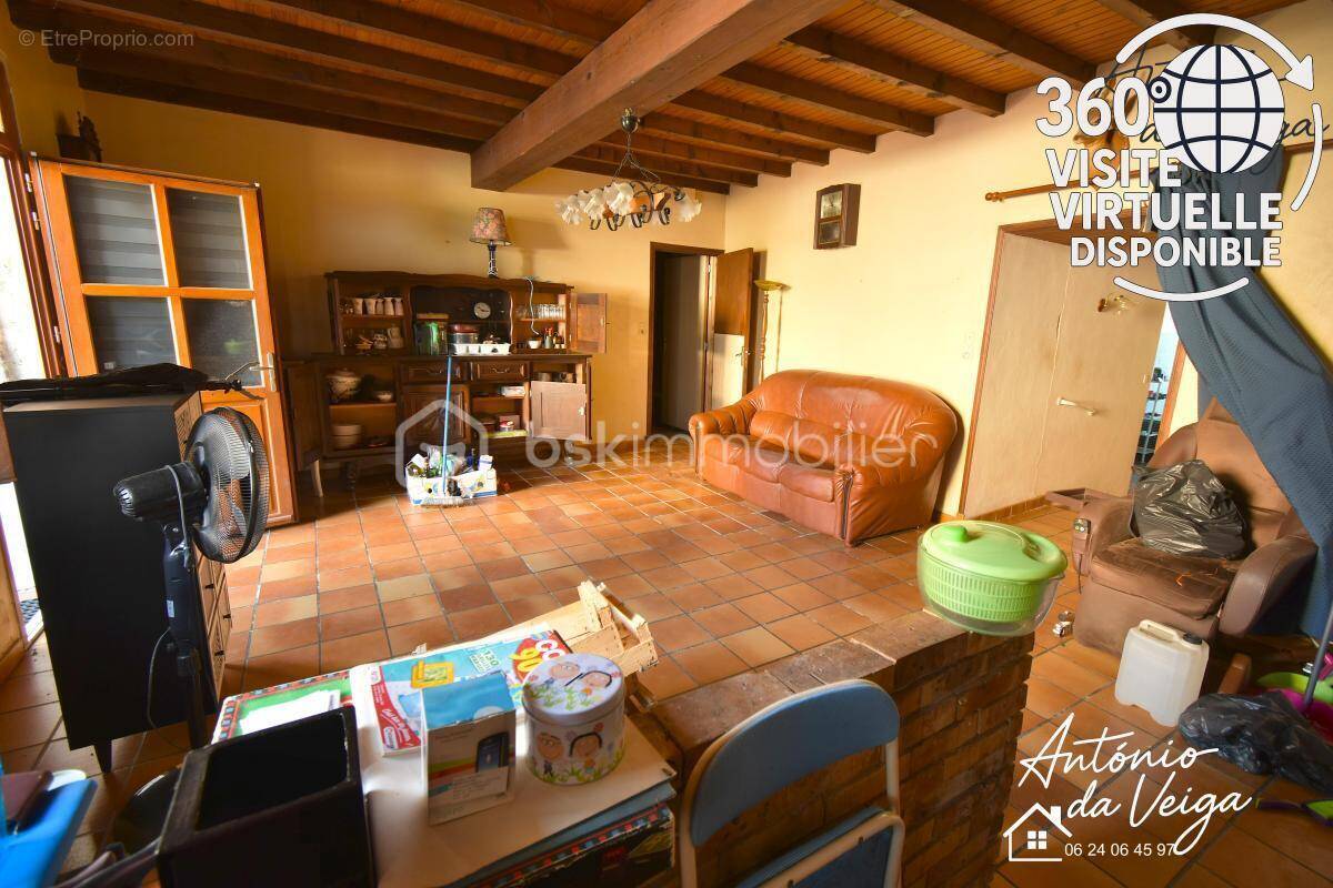 Maison à COURRENSAN