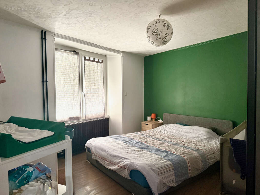 Maison à CHATEAUNEUF-SUR-SARTHE