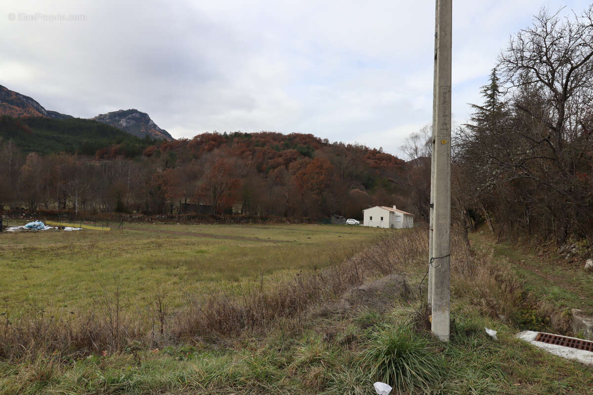 Terrain à CASTELLANE