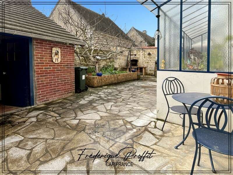 Maison à CIRES-LES-MELLO