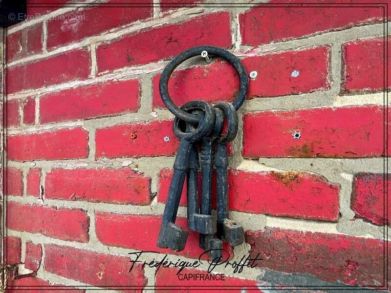 Maison à CIRES-LES-MELLO