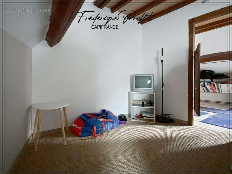 Maison à CIRES-LES-MELLO