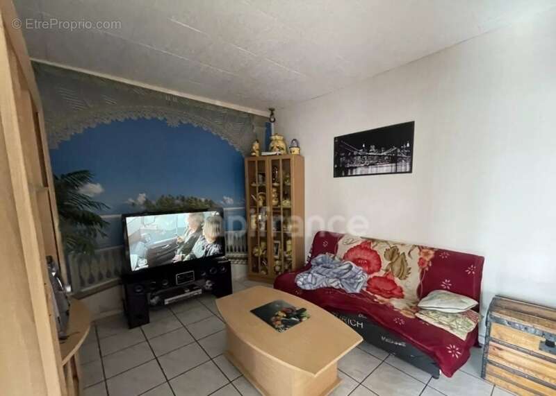 Maison à VILLENEUVE-SUR-YONNE