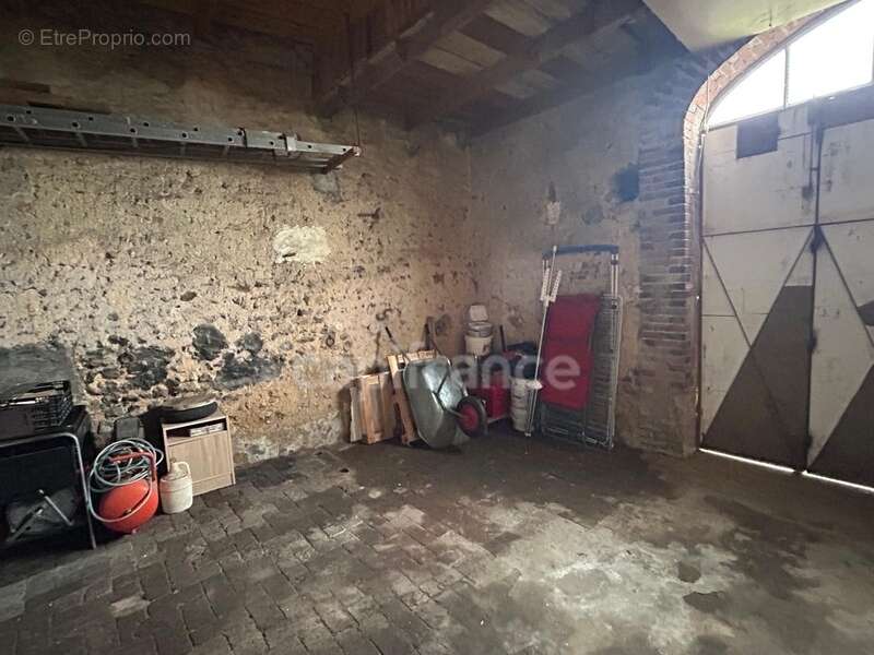 Maison à VILLENEUVE-SUR-YONNE