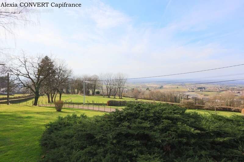 Maison à CHAMPAGNAT