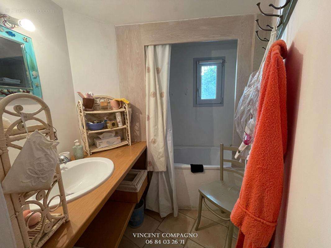 Maison à ESPARRON-DE-VERDON