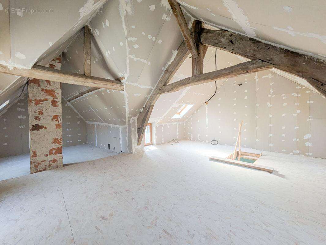 Maison à OINVILLE-SUR-MONTCIENT