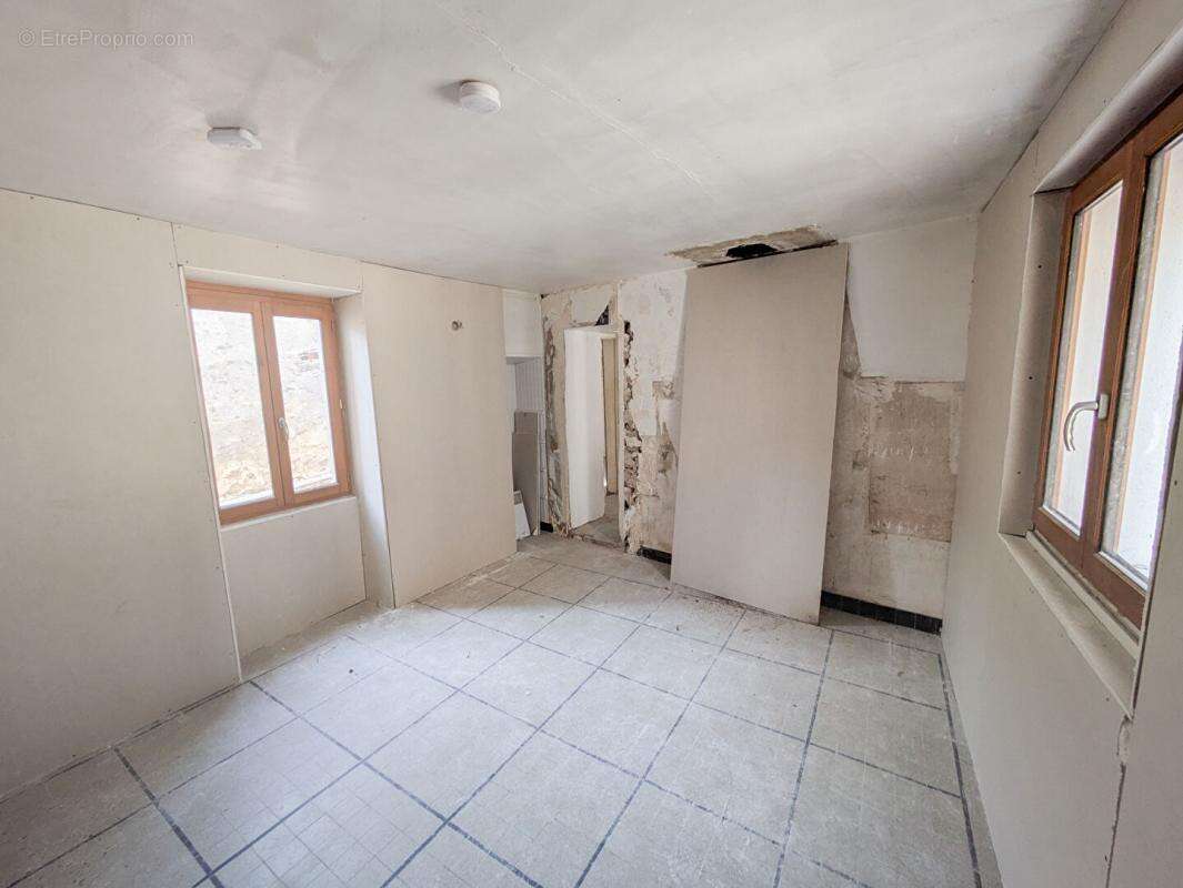 Maison à OINVILLE-SUR-MONTCIENT