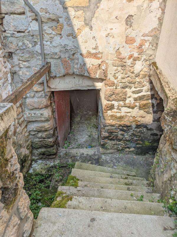 Maison à OINVILLE-SUR-MONTCIENT