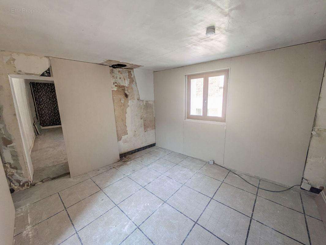 Maison à OINVILLE-SUR-MONTCIENT