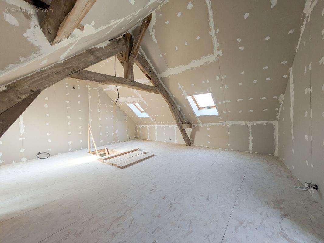 Maison à OINVILLE-SUR-MONTCIENT