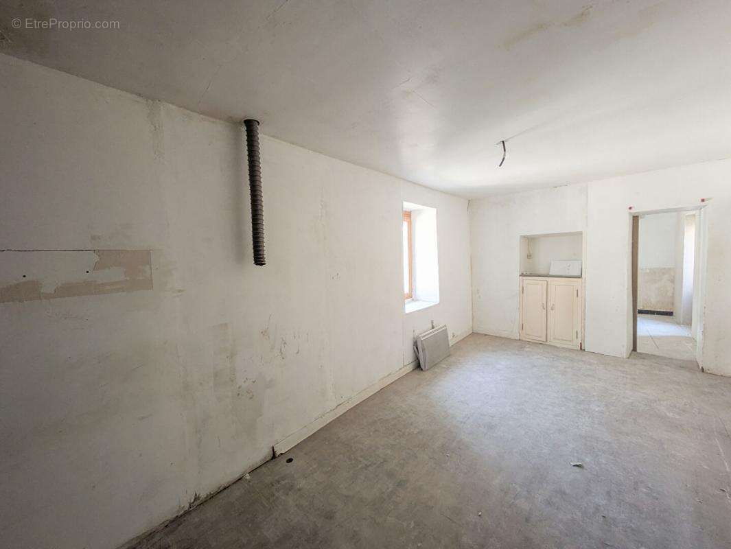 Maison à OINVILLE-SUR-MONTCIENT