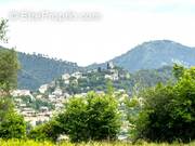 Terrain à TOURRETTE-LEVENS
